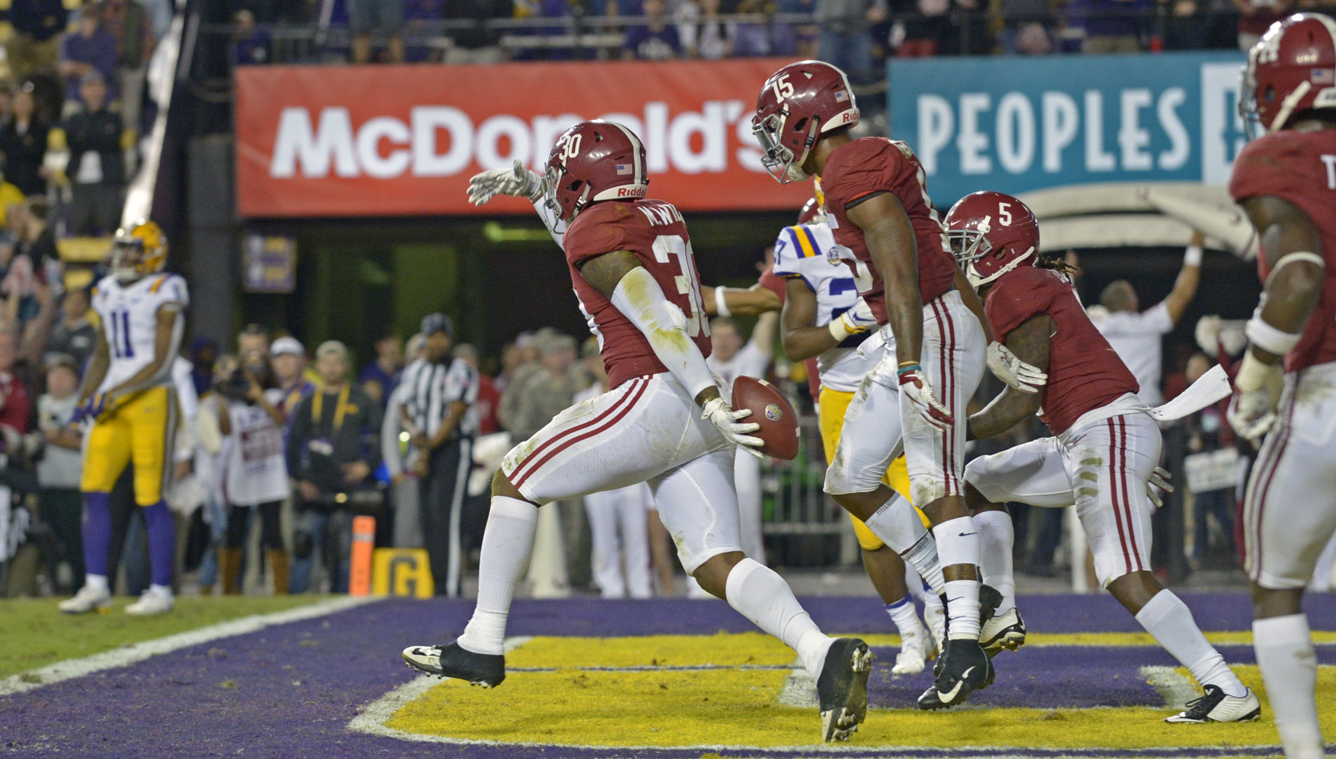 lsualabamafootball.110418_2651